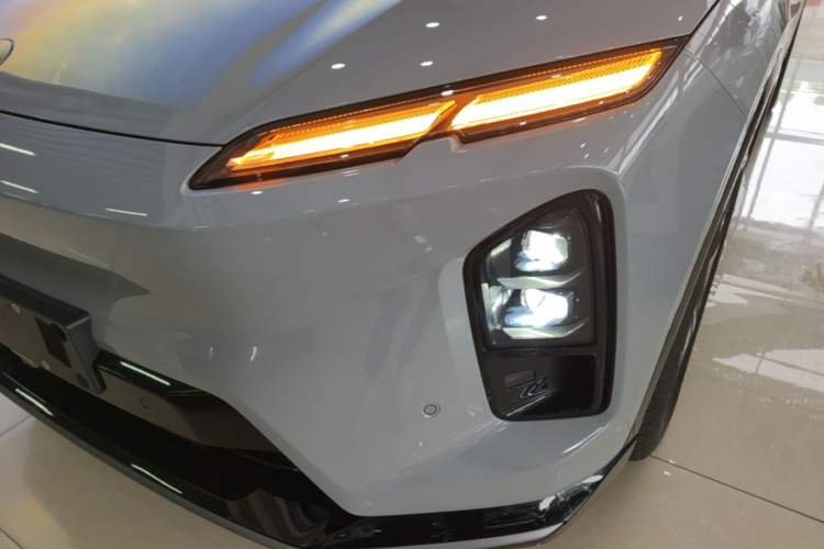 Used Nio EC6 2025 75 kWh Left Front Headlight