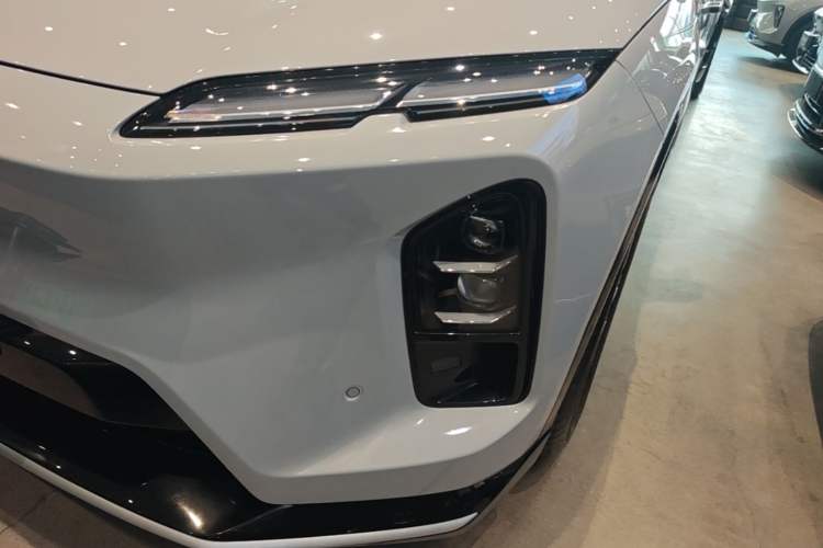 Used Nio EC6 2025 75 kWh Left Front Headlight