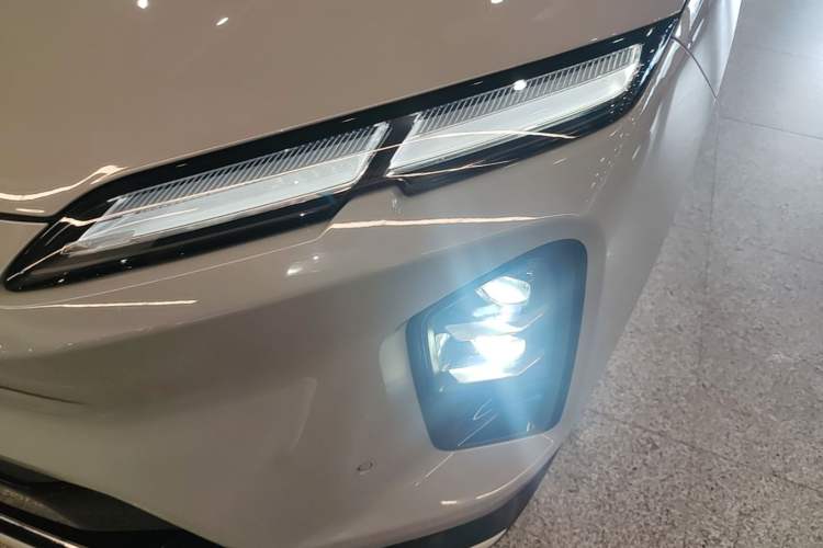 Used Nio EC6 2025 75 kWh Left Front Headlight