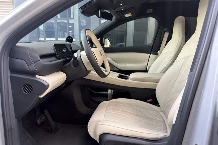 Used Nio EC6 2025 75 kWh Left Front Seat