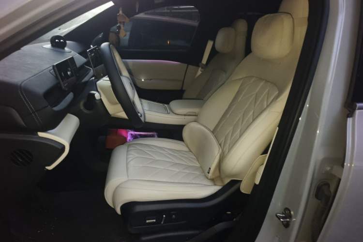 Used Nio EC6 2025 75 kWh Left Front Seat