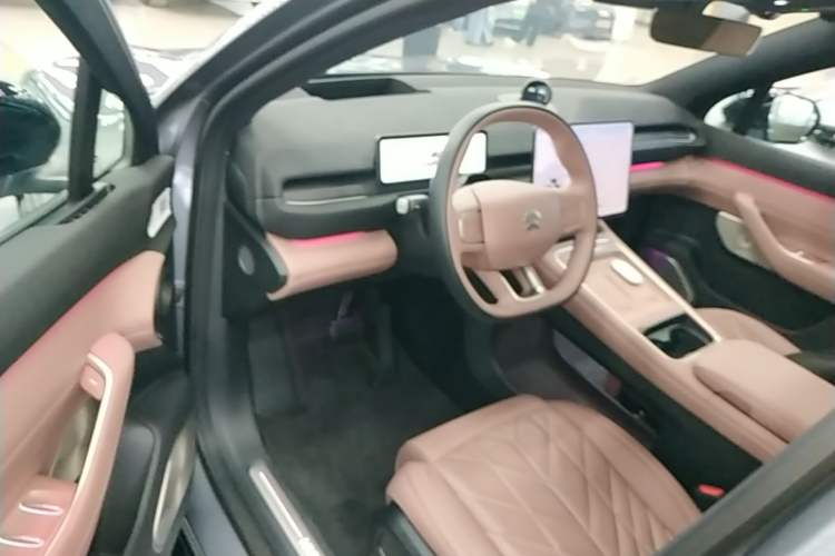 Used Nio EC6 2025 75 kWh Left Front Seat