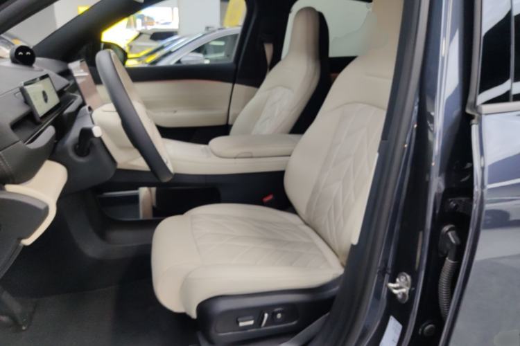 Used Nio EC6 2025 75 kWh Left Front Seat