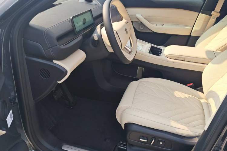 Used Nio EC6 2025 75 kWh Left Front Seat