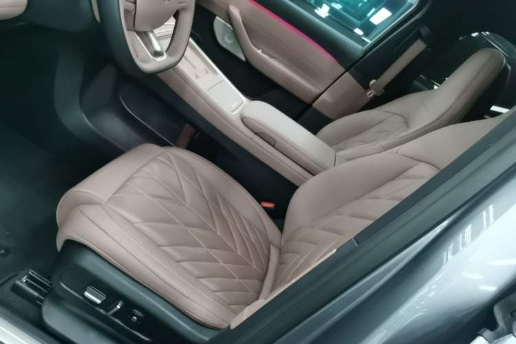 Used Nio EC6 2025 75 kWh Left Front Seat