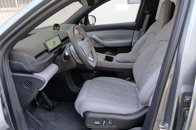 Used Nio EC6 2025 75 kWh Left Front Seat
