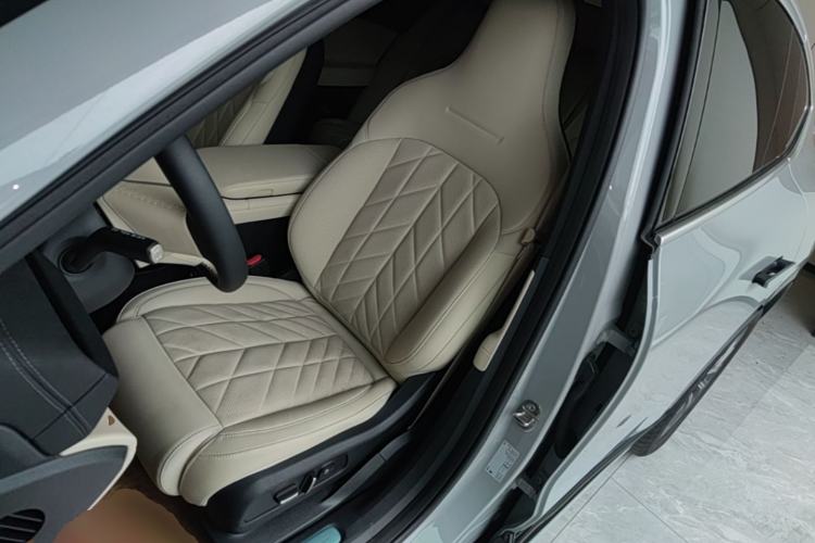 Used Nio EC6 2025 75 kWh Left Front Seat