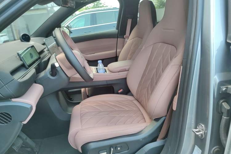 Used Nio EC6 2025 75 kWh Left Front Seat
