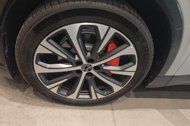 Used Nio EC6 2025 75 kWh Left Front Wheel Hub