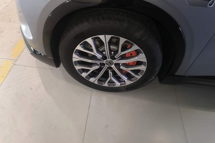 Used Nio EC6 2025 75 kWh Left Front Wheel Hub