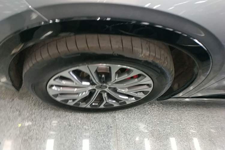 Used Nio EC6 2025 75 kWh Left Front Wheel Hub