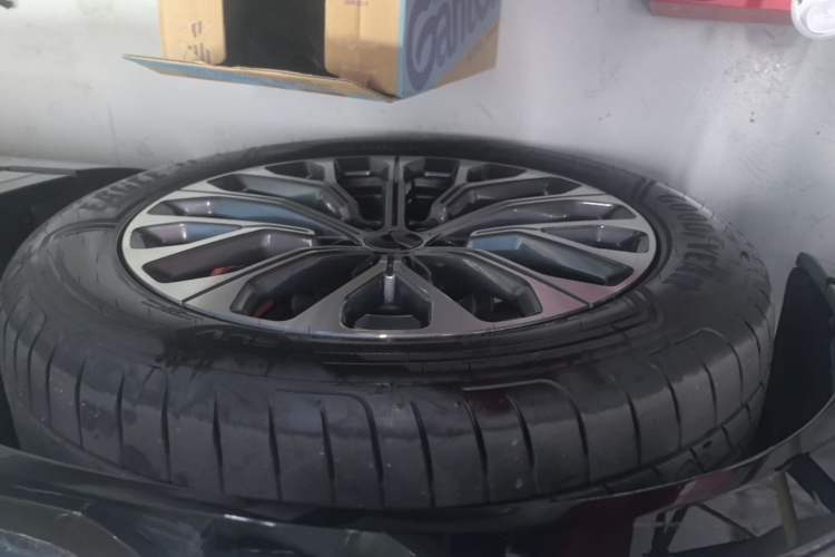 Used Nio EC6 2025 75 kWh Left Front Wheel Hub