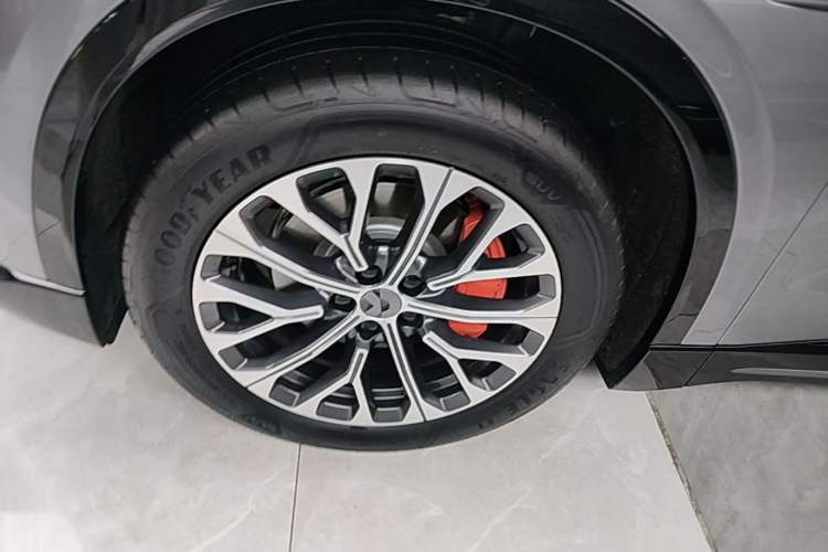 Used Nio EC6 2025 75 kWh Left Front Wheel Hub
