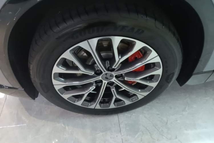 Used Nio EC6 2025 75 kWh Left Front Wheel Hub