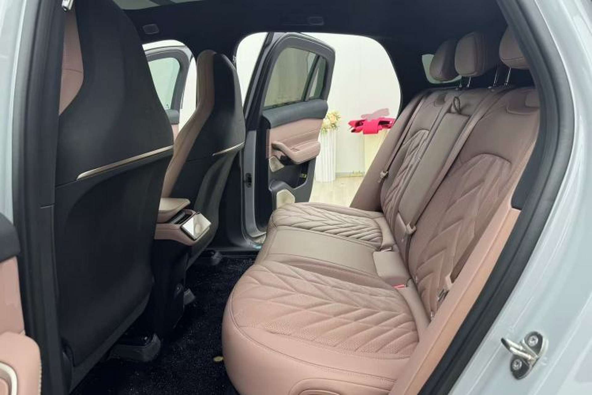 Used Nio EC6 2025 75 kWh Left Rear Seat