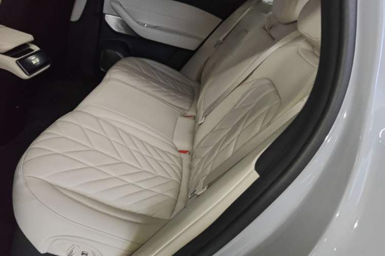 Used Nio EC6 2025 75 kWh Left Rear Seat