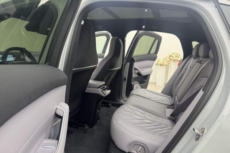 Used Nio EC6 2025 75 kWh Left Rear Seat