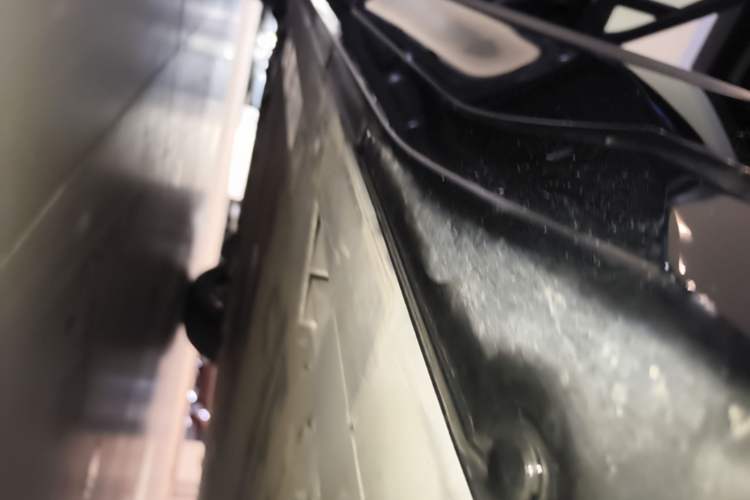 Used Nio EC6 2025 75 kWh Left Side Sill