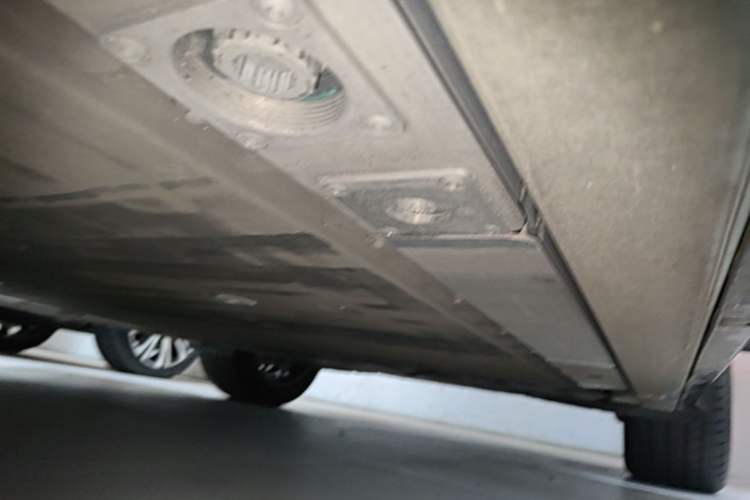 Used Nio EC6 2025 75 kWh Left Side Sill