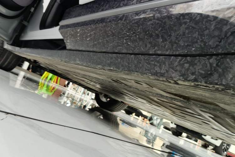 Used Nio EC6 2025 75 kWh Left Side Sill