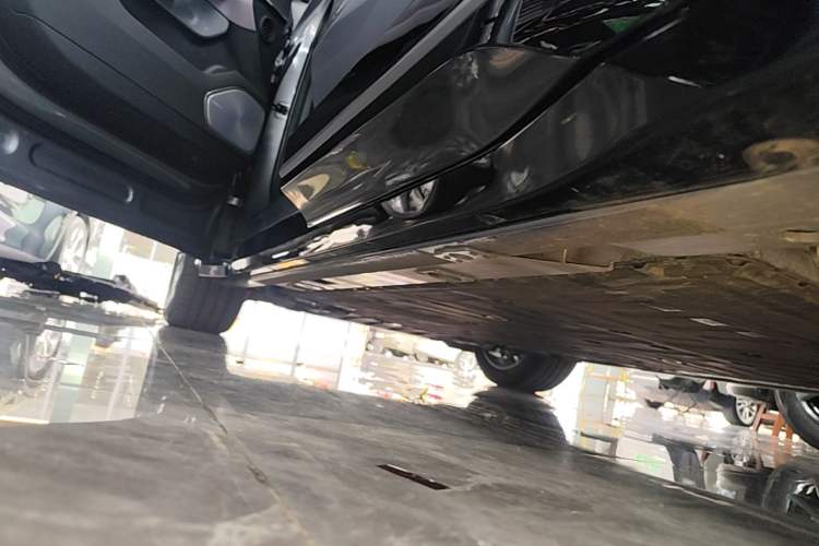Used Nio EC6 2025 75 kWh Left Side Sill