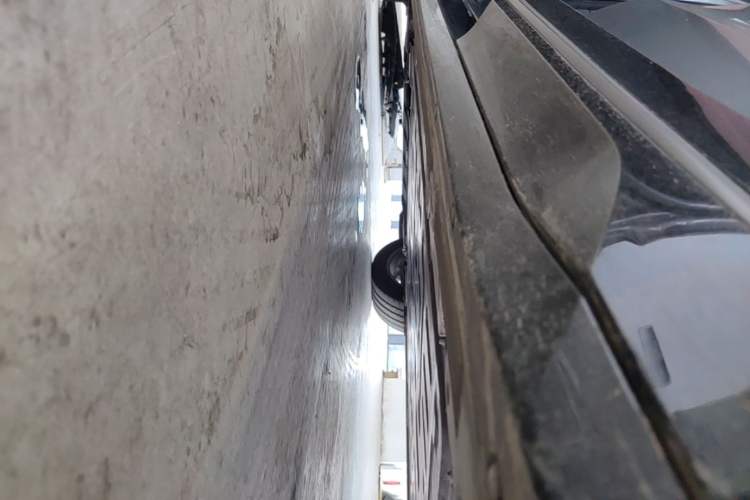 Used Nio EC6 2025 75 kWh Left Side Sill