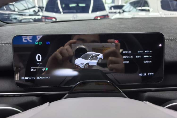 Used Nio EC6 2025 75 kWh Odometer Close Up