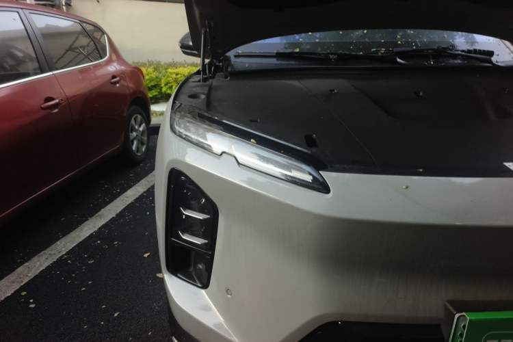 Used Nio EC6 2025 75 kWh Right Front Headlight
