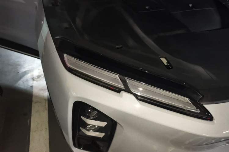 Used Nio EC6 2025 75 kWh Right Front Headlight