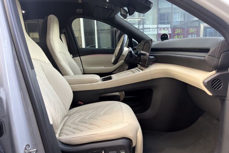 Used Nio EC6 2025 75 kWh Right Front Seat