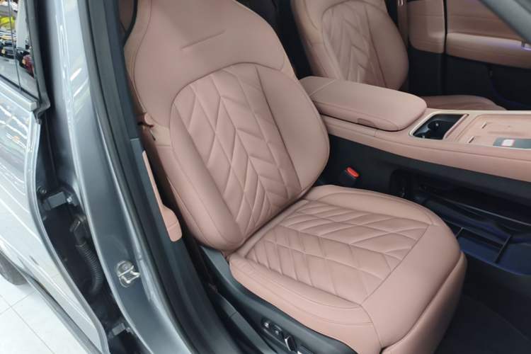 Used Nio EC6 2025 75 kWh Right Front Seat