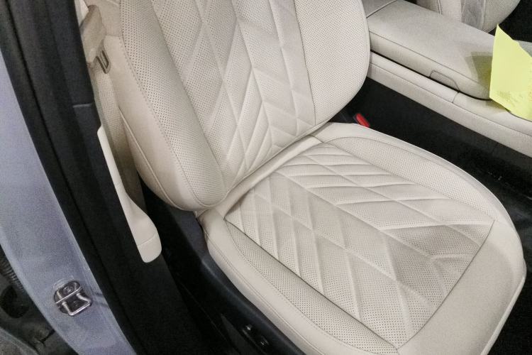 Used Nio EC6 2025 75 kWh Right Front Seat