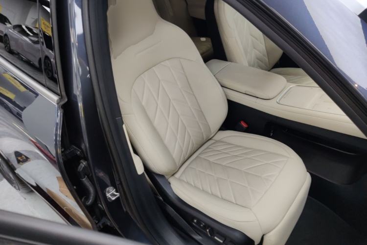 Used Nio EC6 2025 75 kWh Right Front Seat