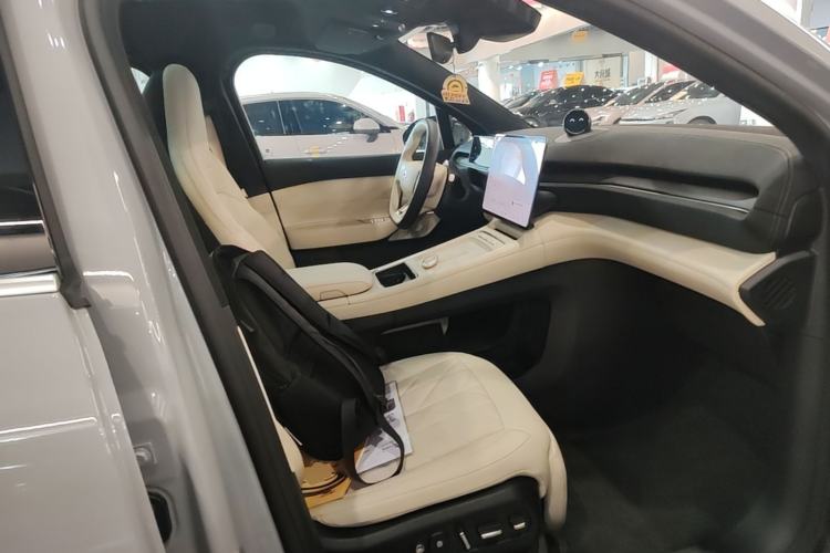 Used Nio EC6 2025 75 kWh Right Front Seat