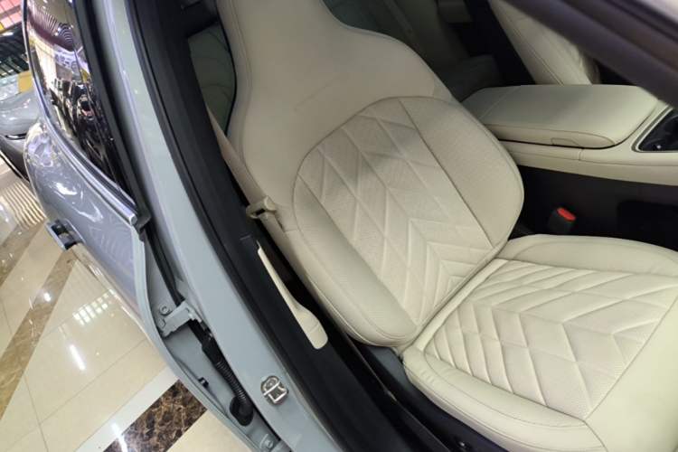 Used Nio EC6 2025 75 kWh Right Front Seat