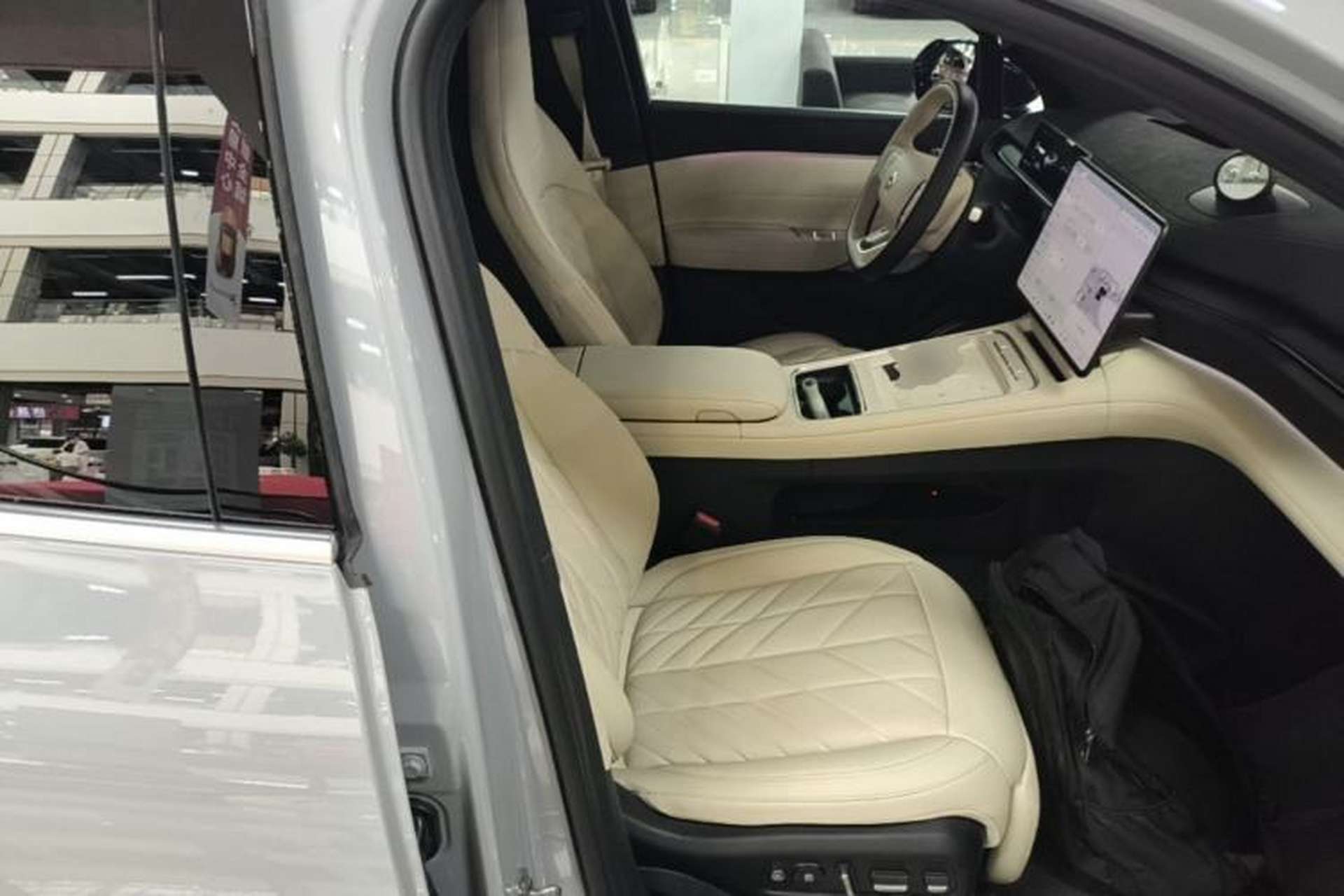 Used Nio EC6 2025 75 kWh Right Front Seat