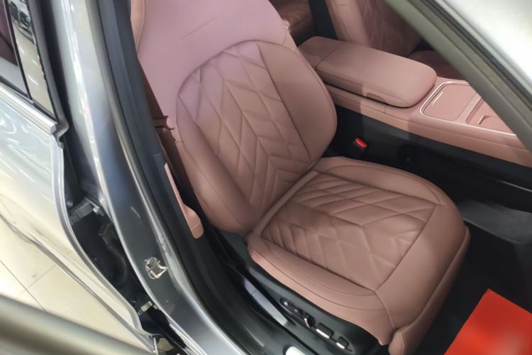 Used Nio EC6 2025 75 kWh Right Front Seat