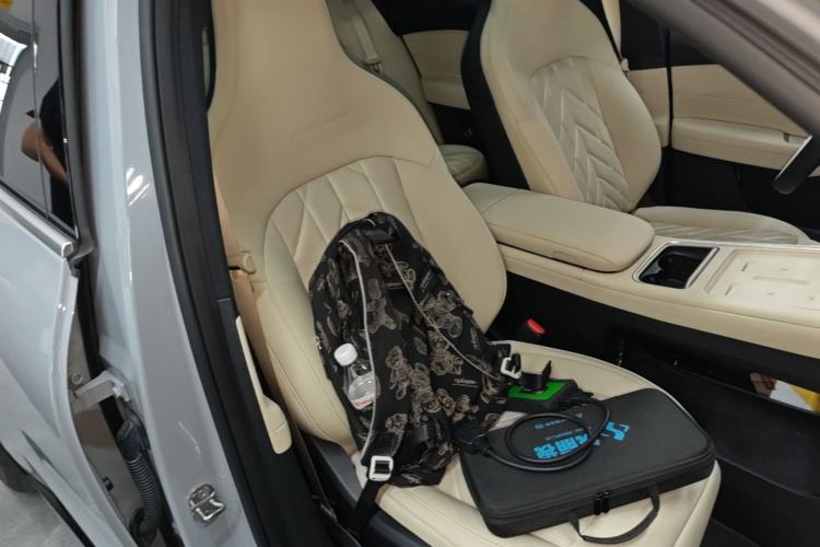 Used Nio EC6 2025 75 kWh Right Front Seat