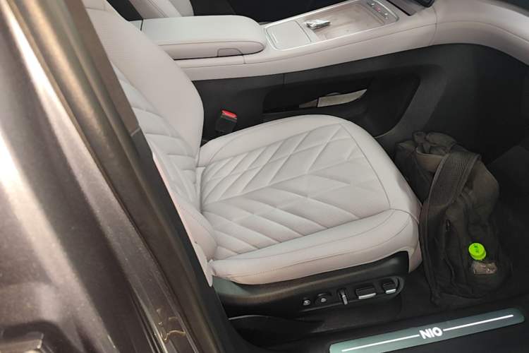 Used Nio EC6 2025 75 kWh Right Front Seat