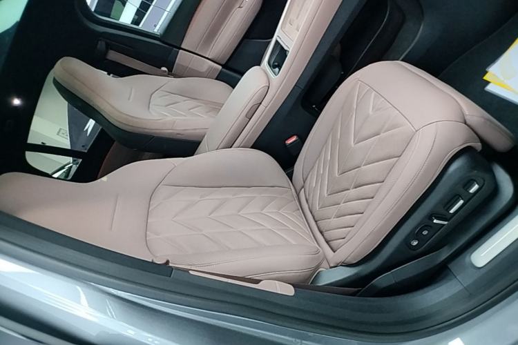 Used Nio EC6 2025 75 kWh Right Front Seat