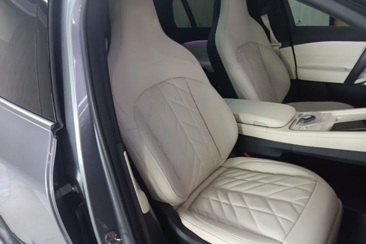 Used Nio EC6 2025 75 kWh Right Front Seat