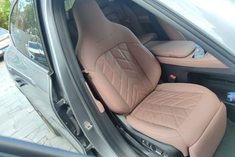 Used Nio EC6 2025 75 kWh Right Front Seat