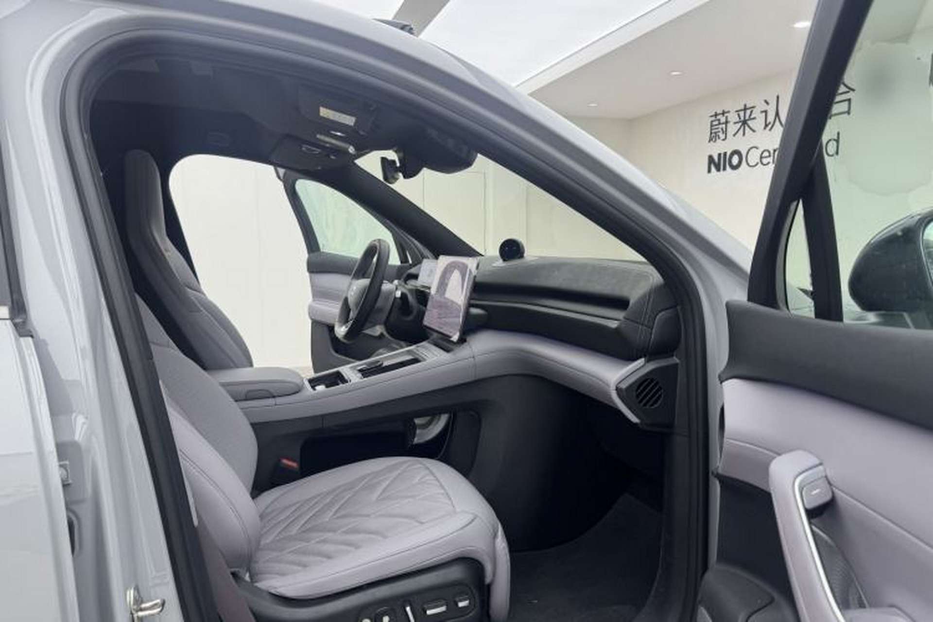 Used Nio EC6 2025 75 kWh Right Front Seat