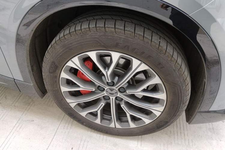 Used Nio EC6 2025 75 kWh Right Front Wheel Hub
