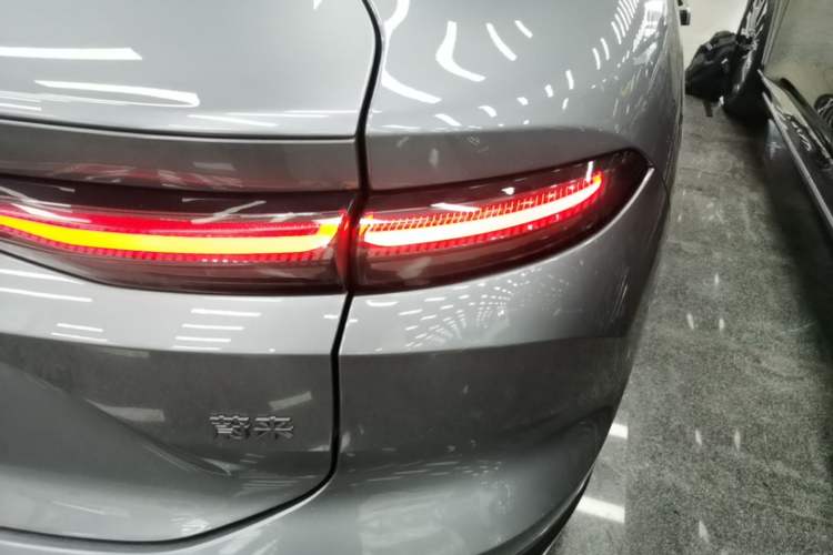 Used Nio EC6 2025 75 kWh Right Rear Taillight