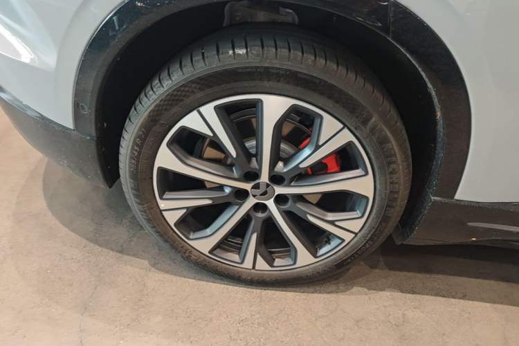 Used Nio EC6 2025 75 kWh Right Rear Wheel Hub