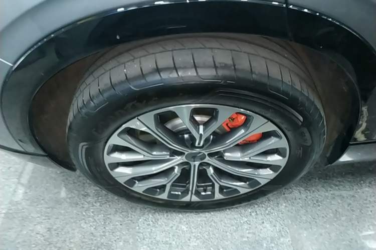 Used Nio EC6 2025 75 kWh Right Rear Wheel Hub