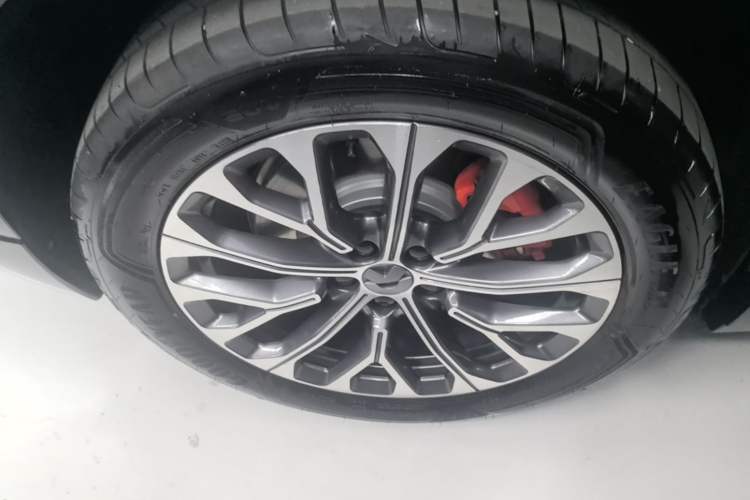 Used Nio EC6 2025 75 kWh Right Rear Wheel Hub