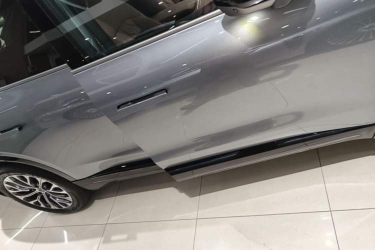 Used Nio EC6 2025 75 kWh Right Side Sill