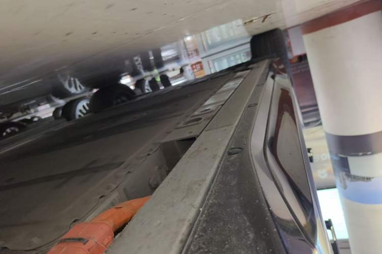 Used Nio EC6 2025 75 kWh Right Side Sill